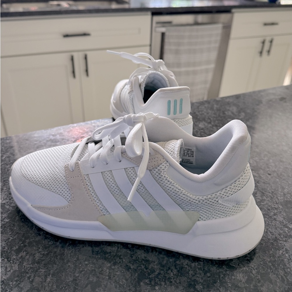 adidas Men’s White Sneakers